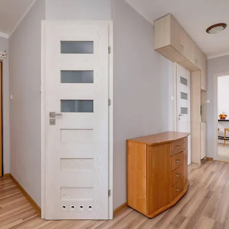 Klimatyczny Apartament Z Parkingiem By Renters *